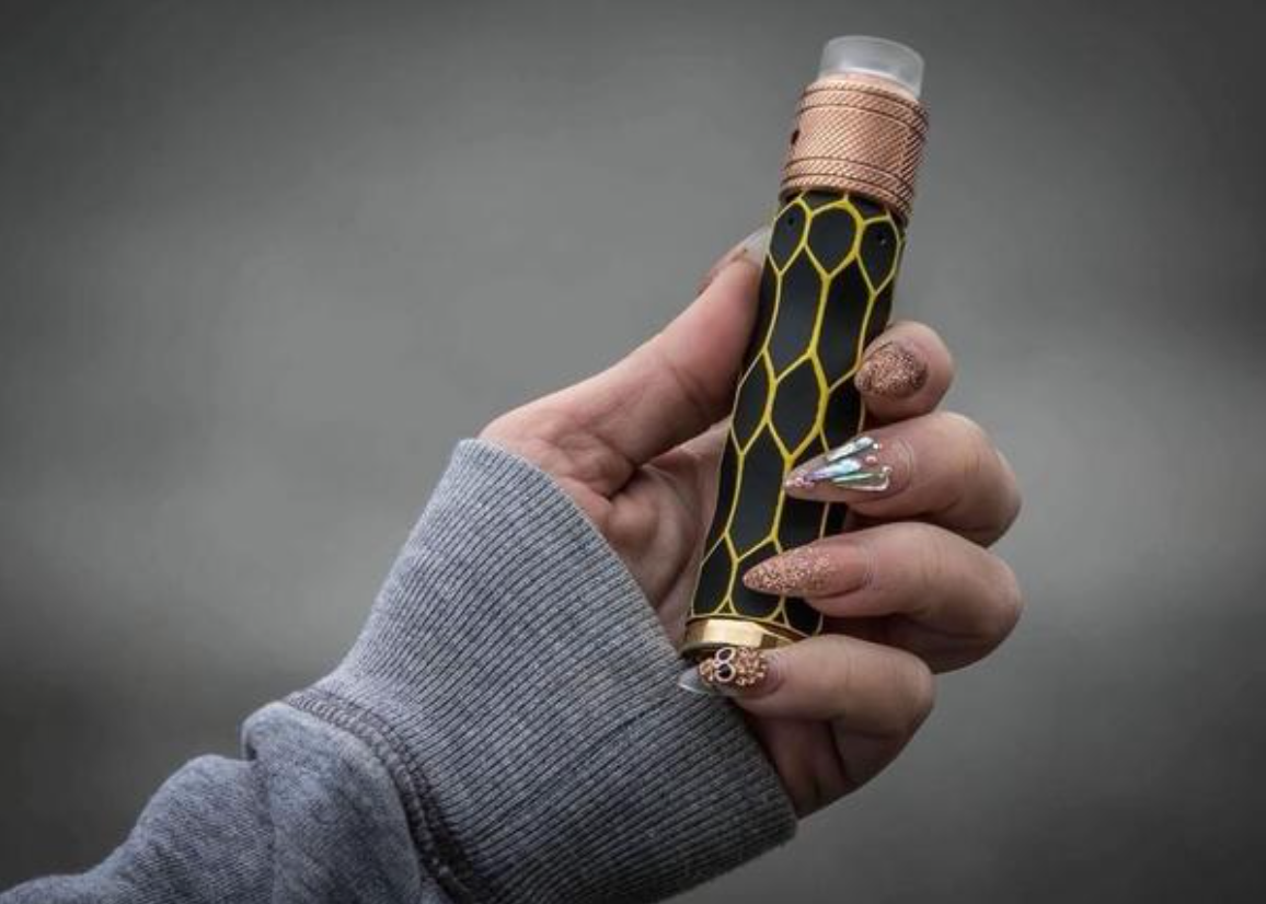 Comp Lyfe Closer 3D Bearded Skull tubo 18650 ottone