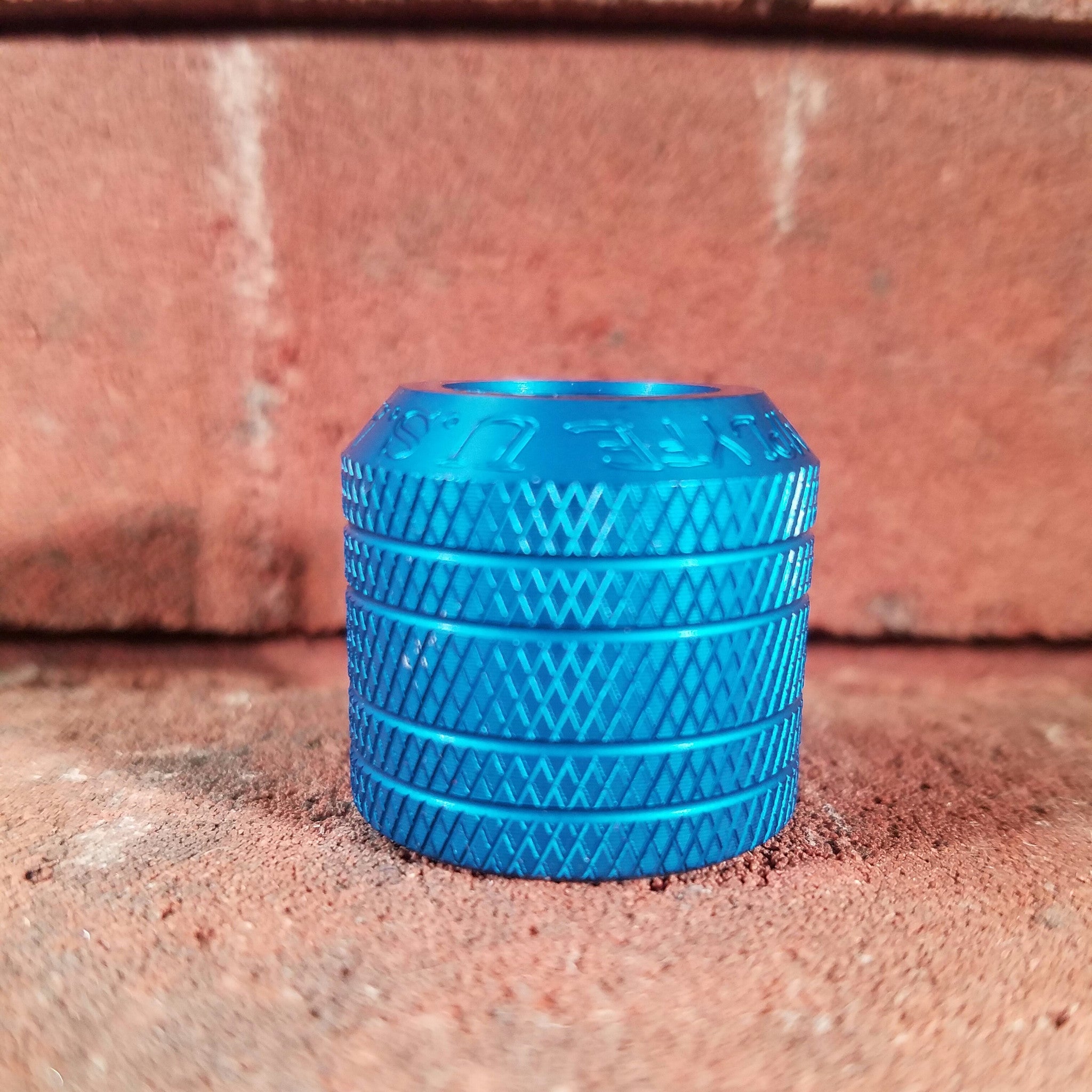 Comp Lyfe Mini Cap 24 cap 24mm Gold Plated Knurled
