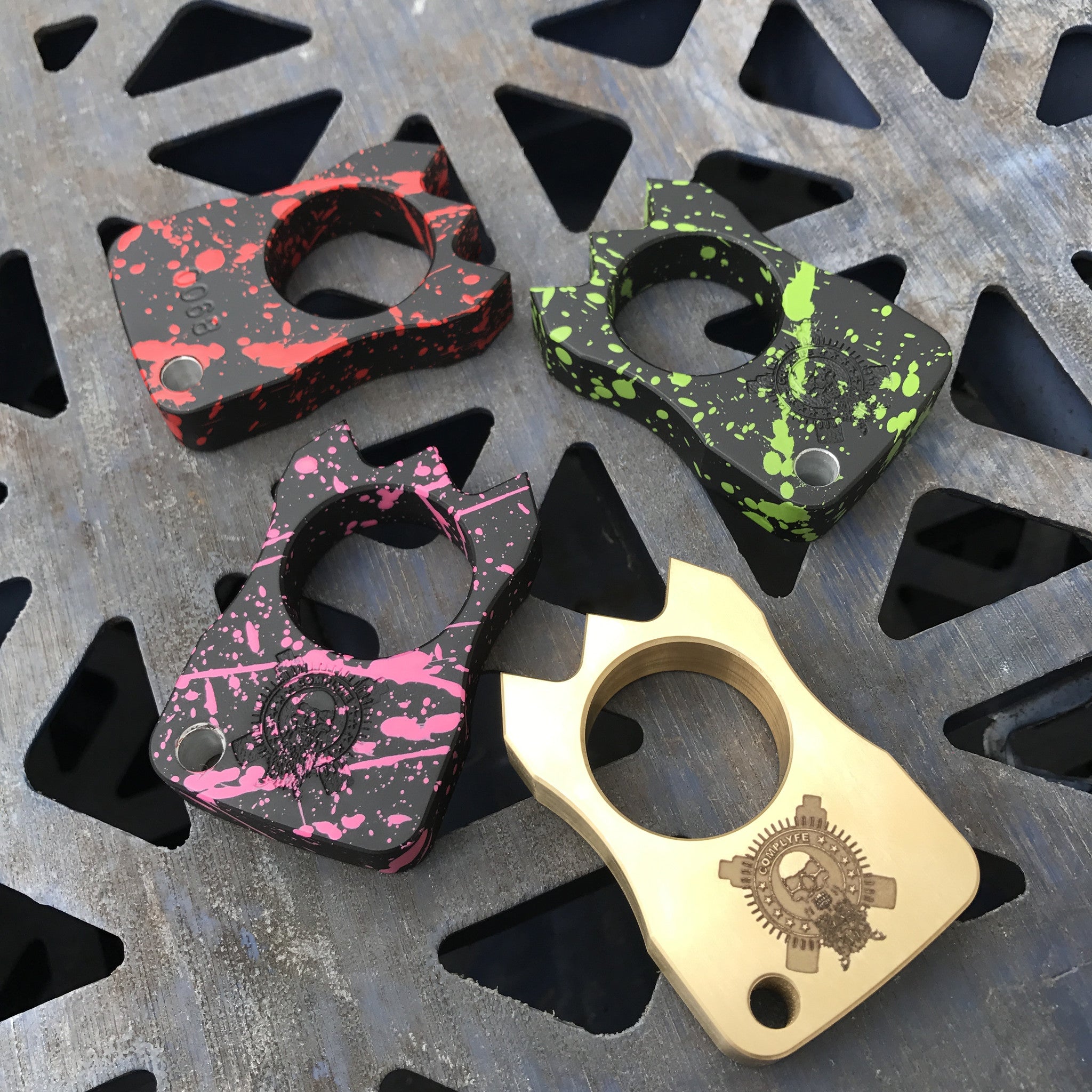 Comp Lyfe CLTAC Comp Claw portachiavi titanio grezzo