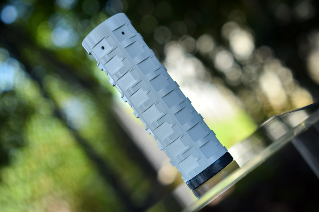 Comp Lyfe Battle Cry tubo meccanico 18650 bianco combo ottone