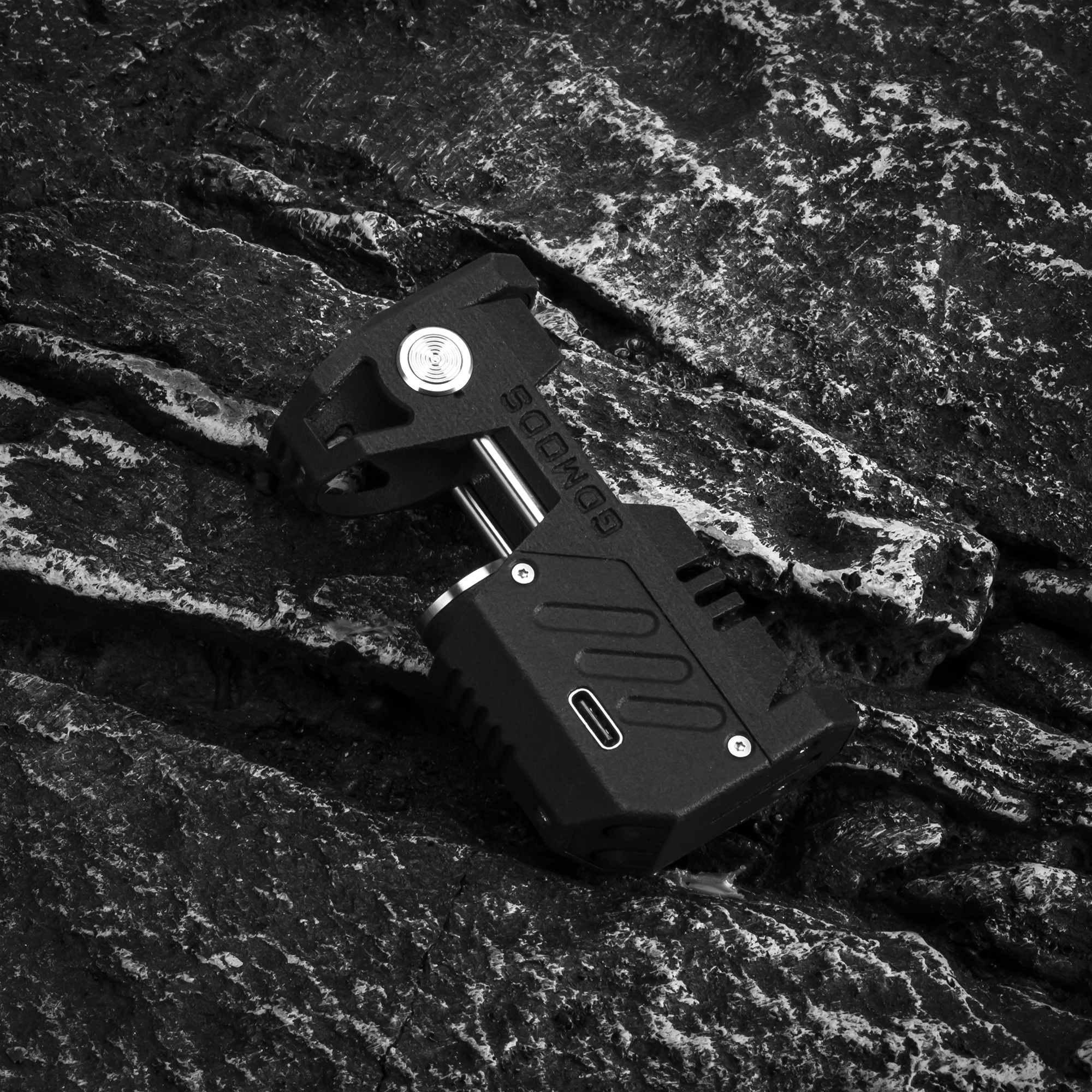 KHW Gecko box mod 18650 YiHi 17,5mm laterale