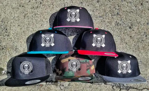 Comp Lyfe Snapback cappellino trucker bianco teschio