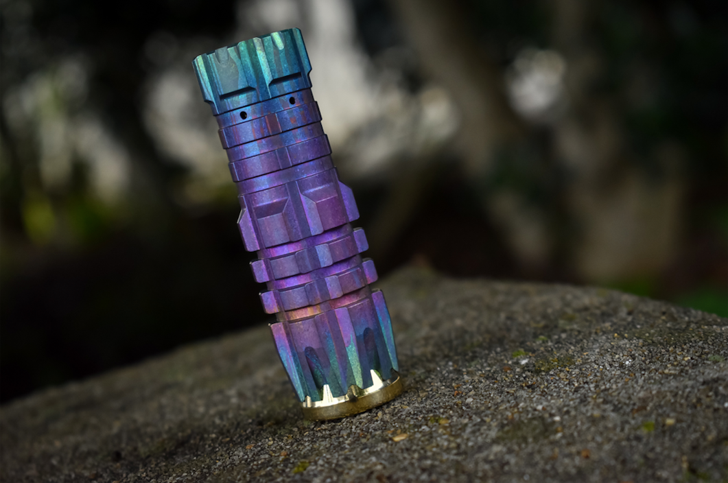 Comp Lyfe Predator tubo meccanico 21700 titanio dagger