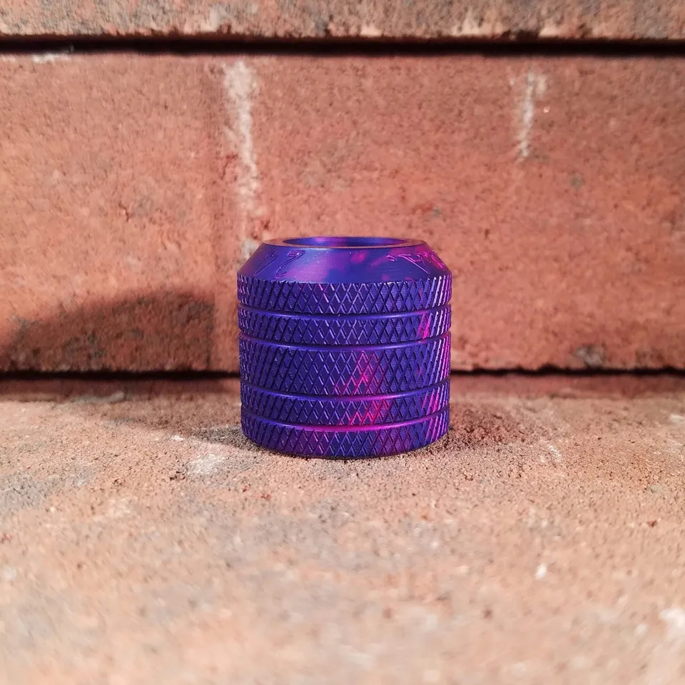Comp Lyfe Mini Cap 24 cap 24mm Gold Plated Knurled
