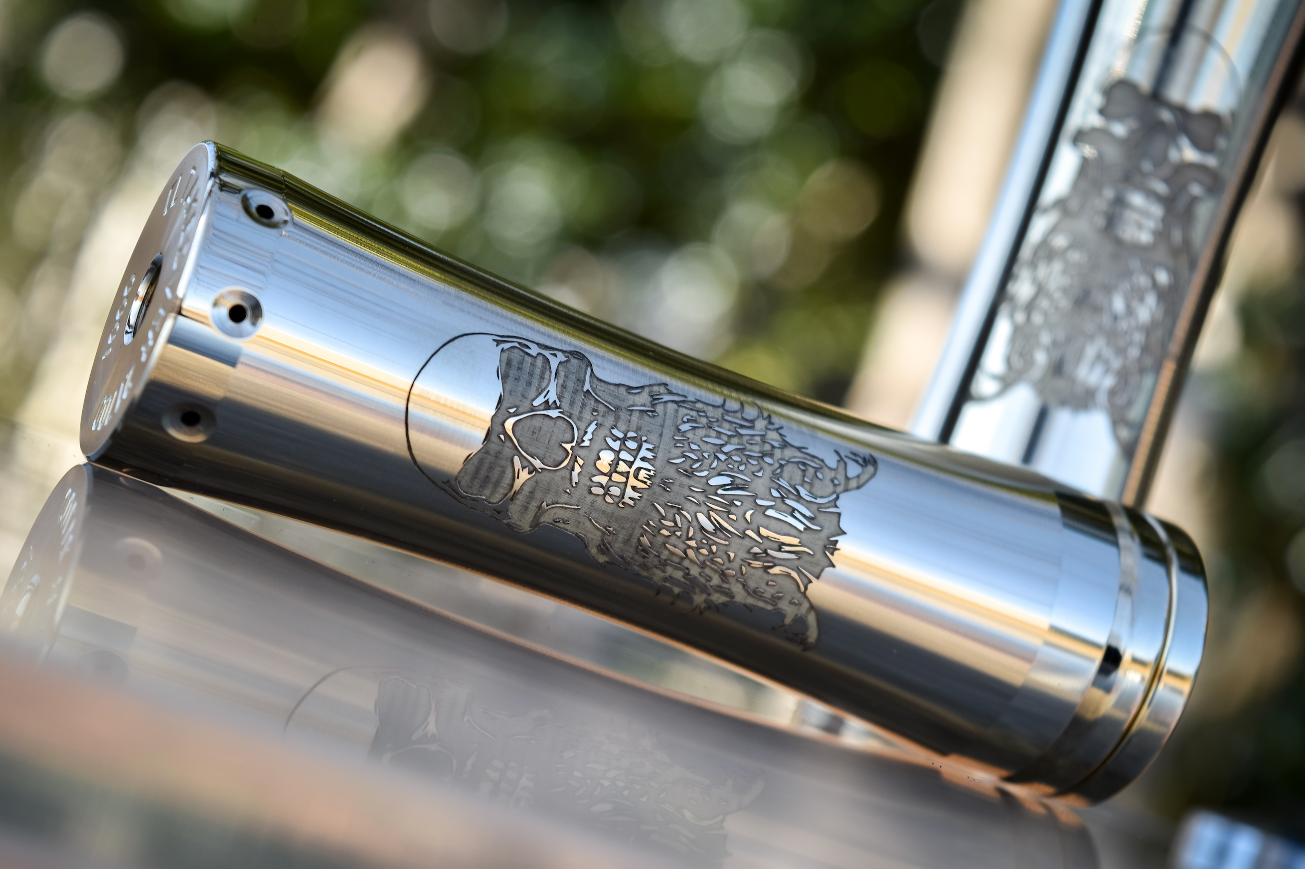 Comp Lyfe Takeover Knurl tubo rame 18650 Bearded Skull