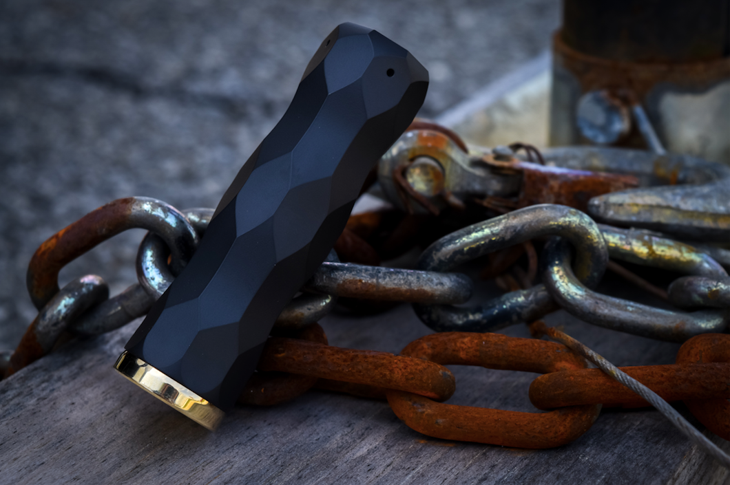 Comp Lyfe Closer 3D Bearded Skull tubo 18650 ottone