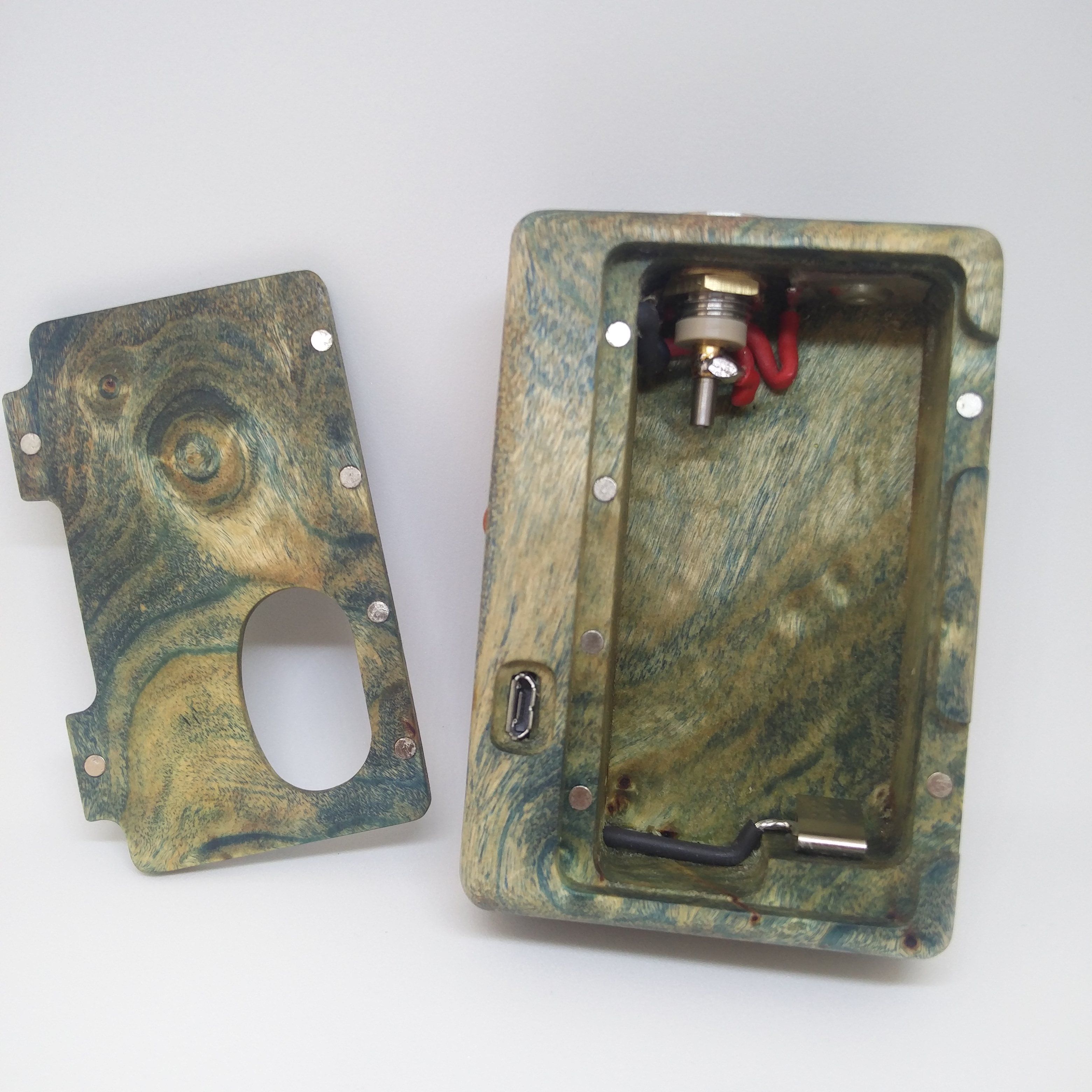 KHW Mod blue burl DNA60 sn002 box mod legno