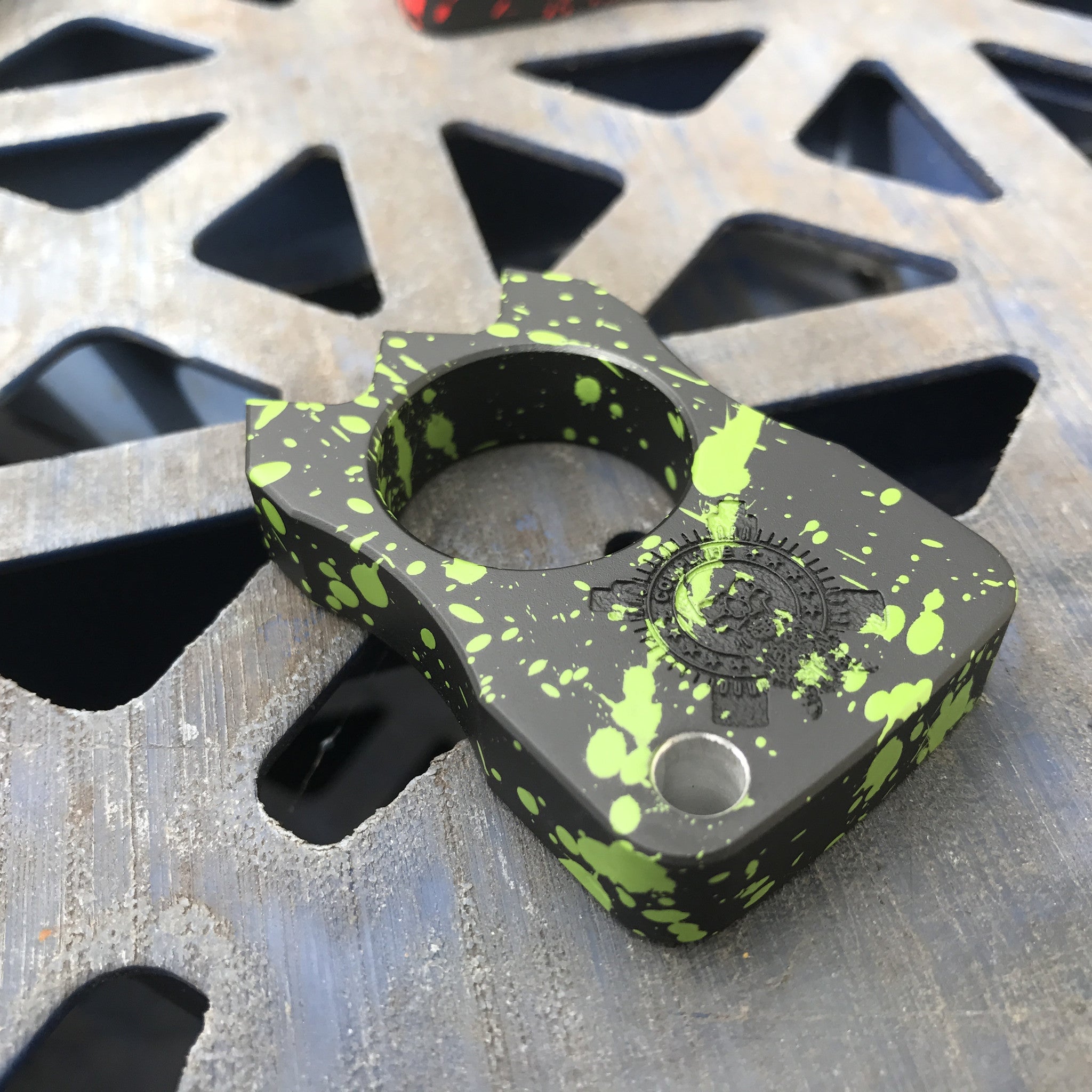 Comp Lyfe CLTAC Comp Claw portachiavi titanio grezzo