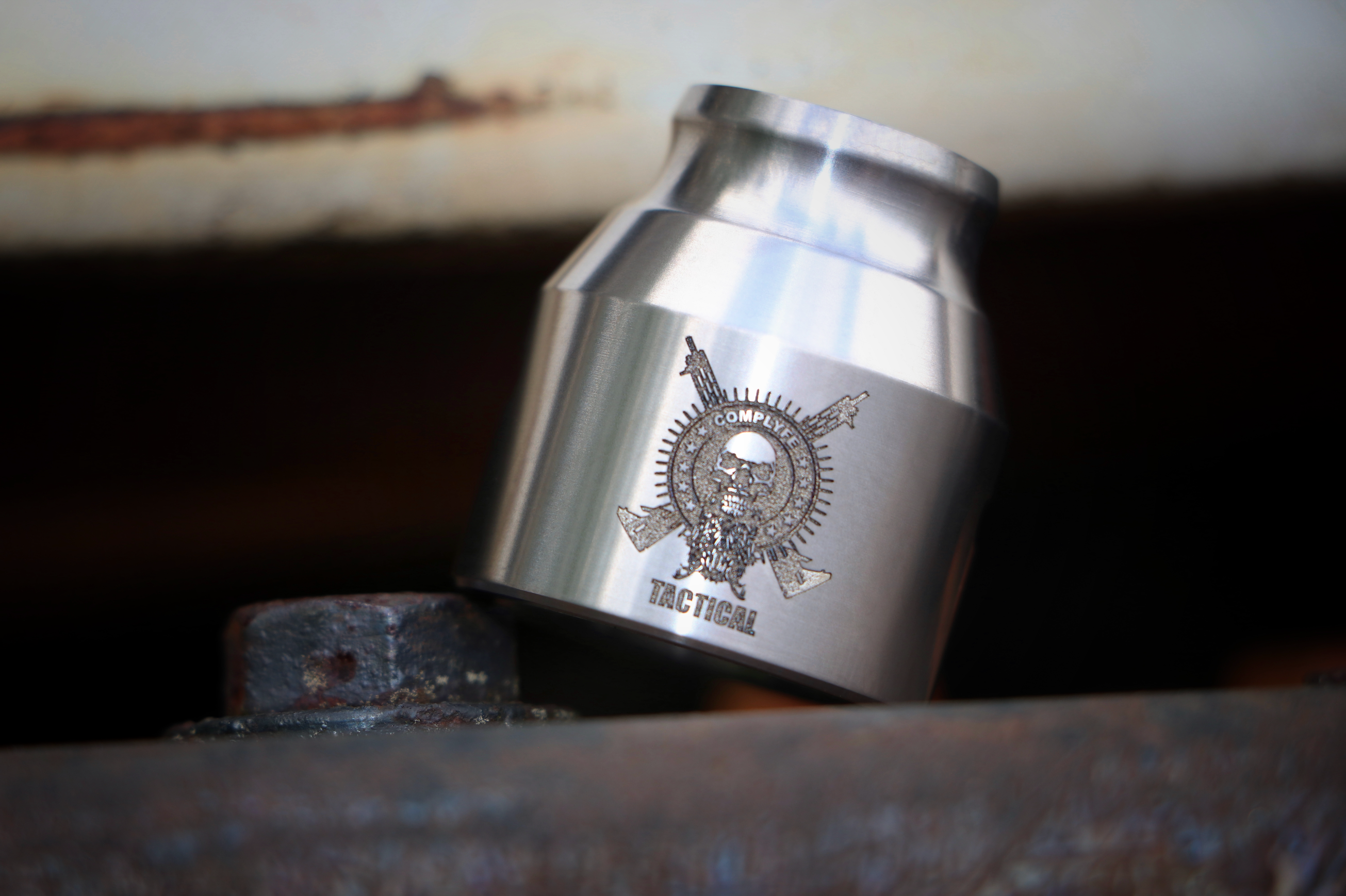 Comp Lyfe Grenade Cap argento 21700 B2B 28,5 mm